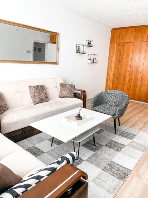 Best Rated Central Apartment Vienna - Ac, Wifi, 24H7Days Self Check-In, Board Games, Netflix Экстерьер фото